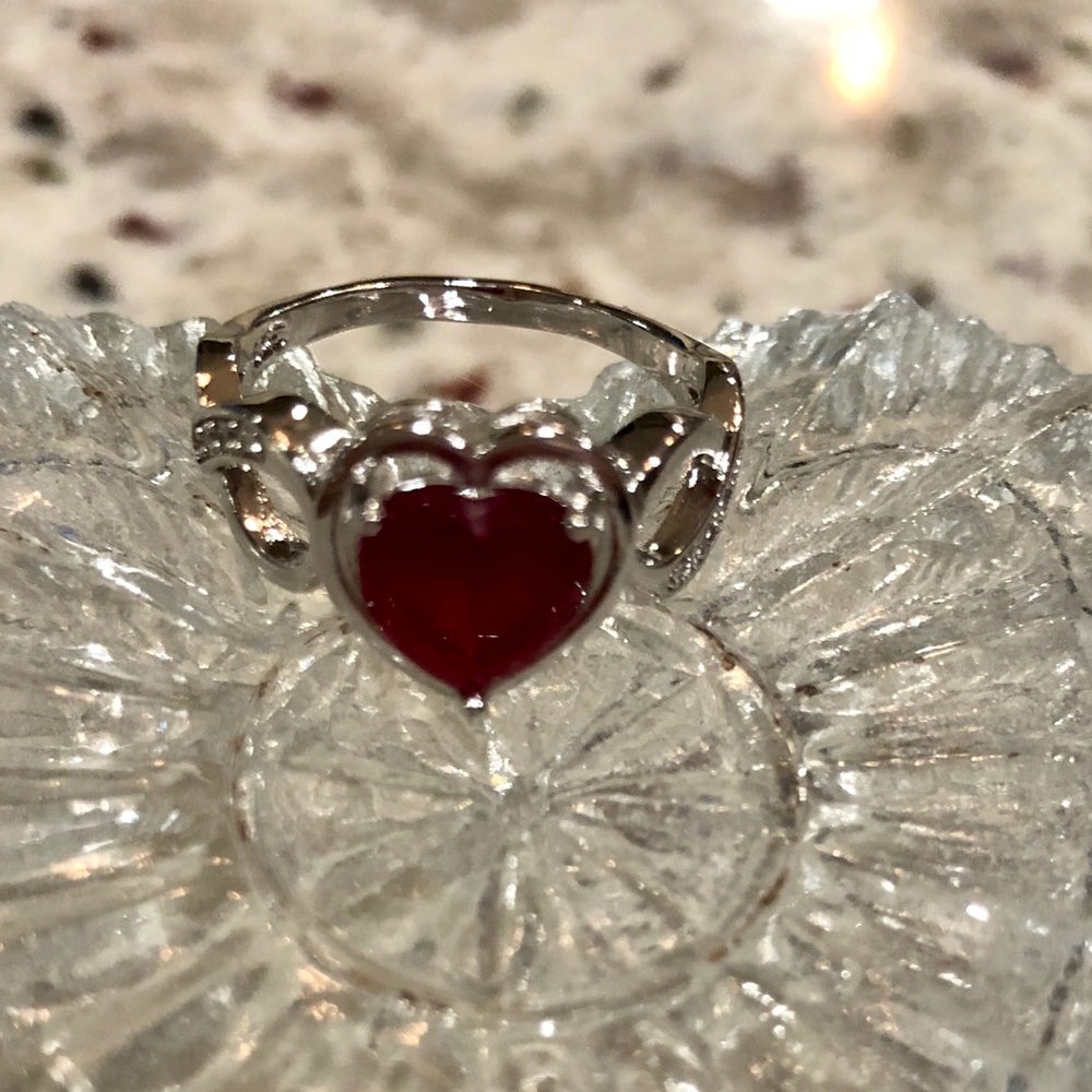 Ruby Heart Ring ❤️ - Picture 4 of 4